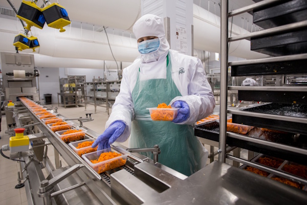 Современное оборудование на фабрике X5 Ready Food